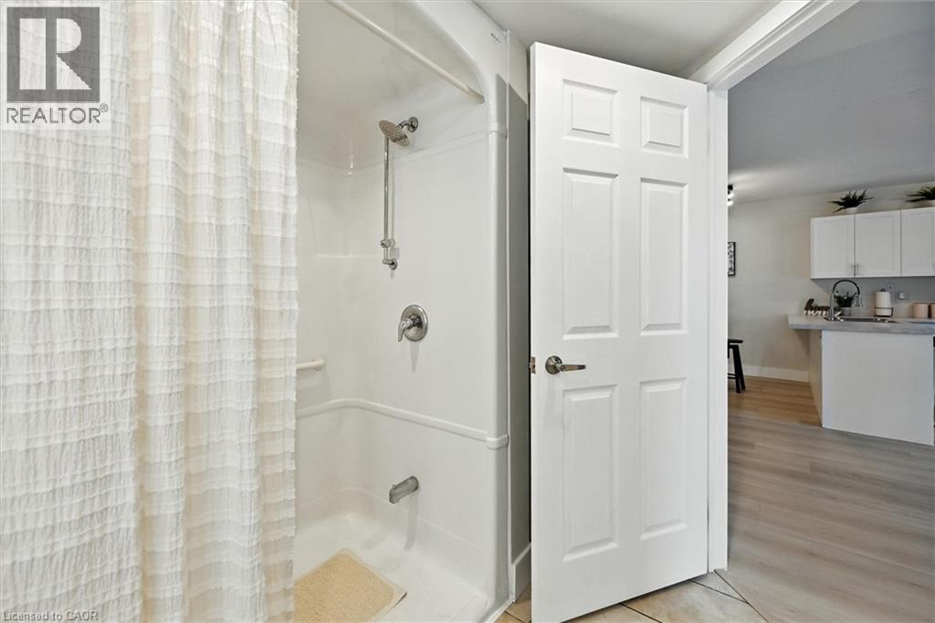 1421 Walkers Line Unit# 102, Burlington, Ontario  L7M 4P4 - Photo 13 - 40766464