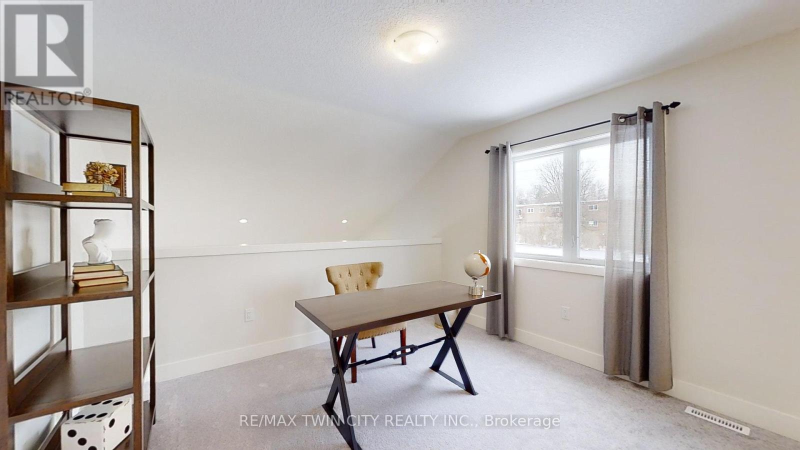 67 Julie Court, London South (South J), Ontario  N5X 3X4 - Photo 11 - X12385507