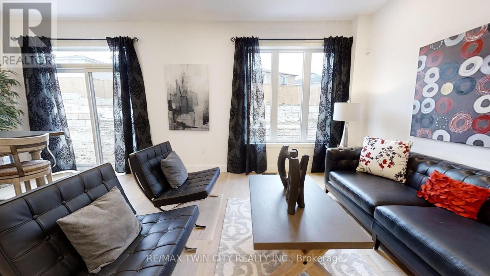 947 Deveron Crescent, London South (South J), Ontario  N5X 3X4 - Photo 12 - X12385536