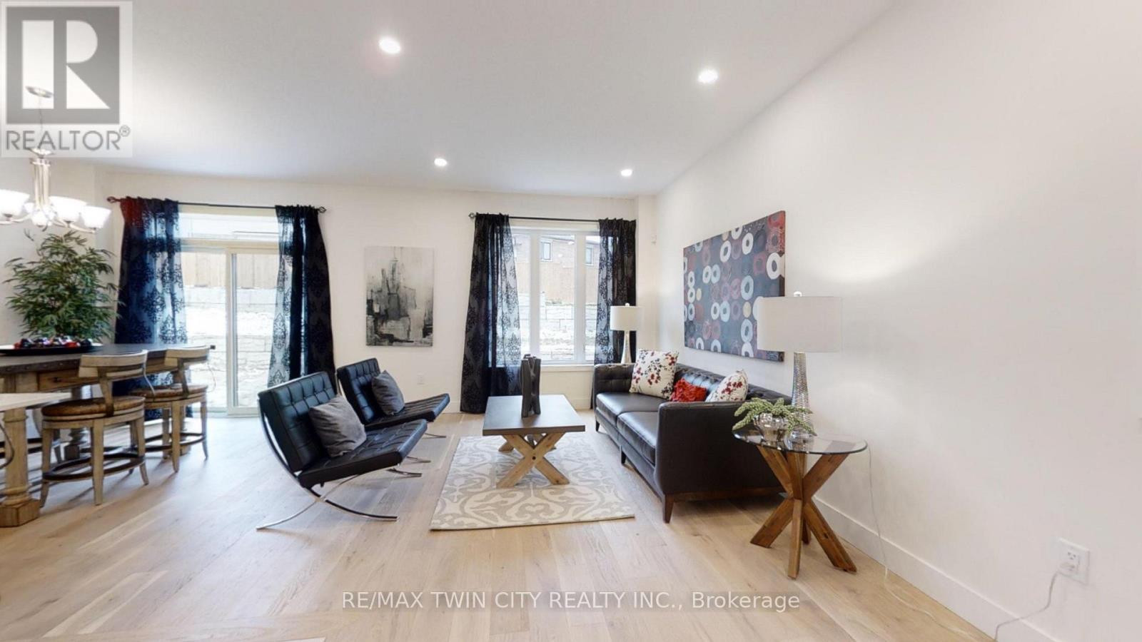 947 Deveron Crescent, London South (South J), Ontario  N5X 3X4 - Photo 4 - X12385536