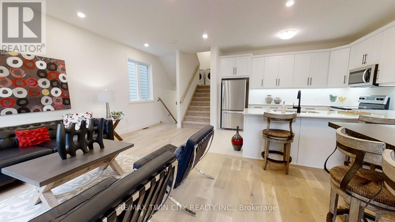 947 Deveron Crescent, London South (South J), Ontario  N5X 3X4 - Photo 8 - X12385536