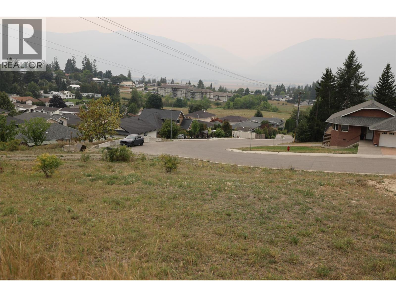 1102 12th Avenue, Creston, British Columbia  V0B 1G6 - Photo 2 - 10361496
