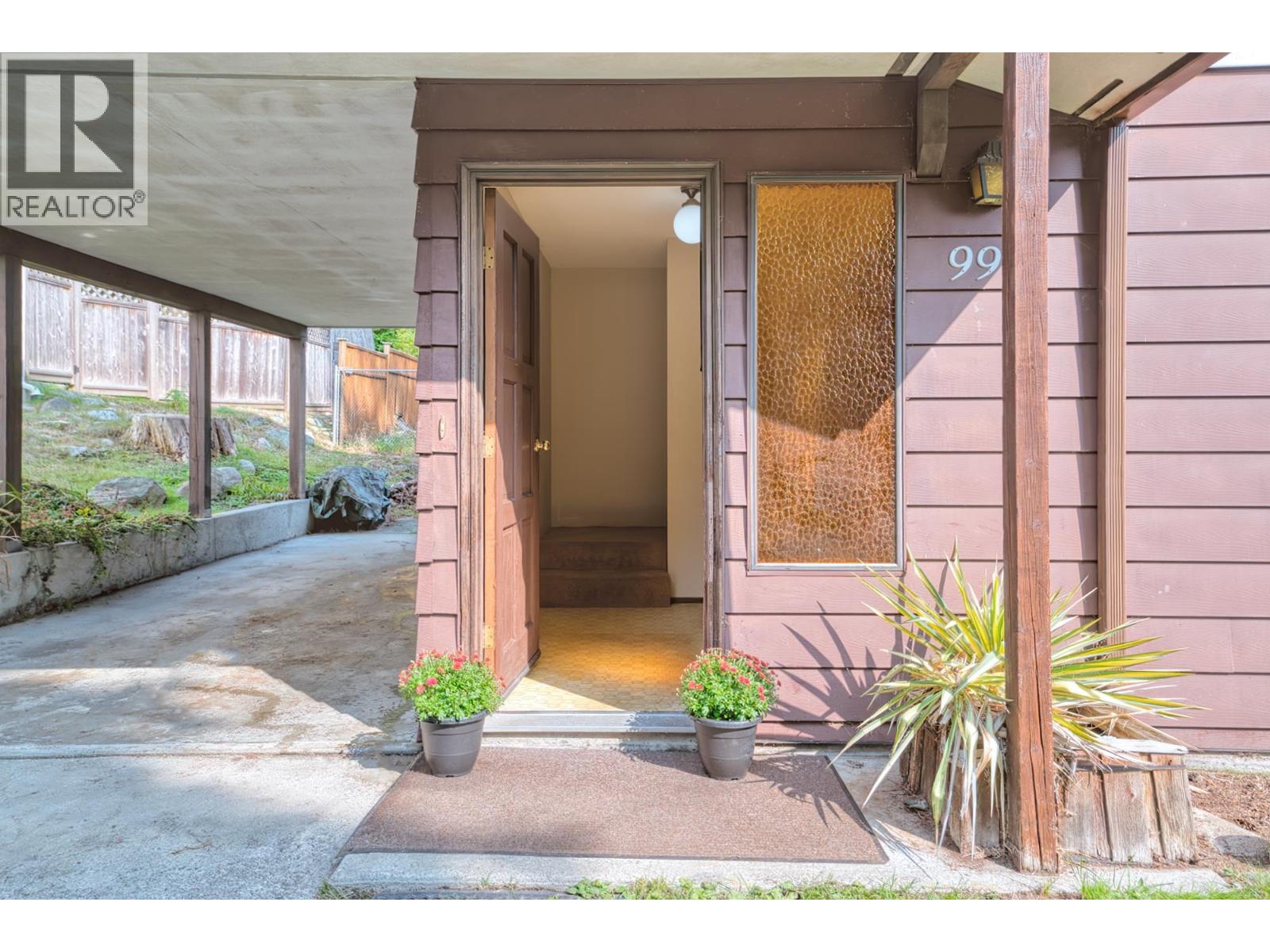 998 FIRCREST ROAD, Gibsons, British Columbia