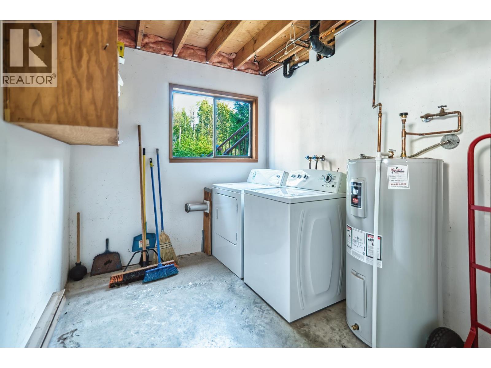 998 Fircrest Road, Gibsons, British Columbia  V0N 1V4 - Photo 9 - R3044331