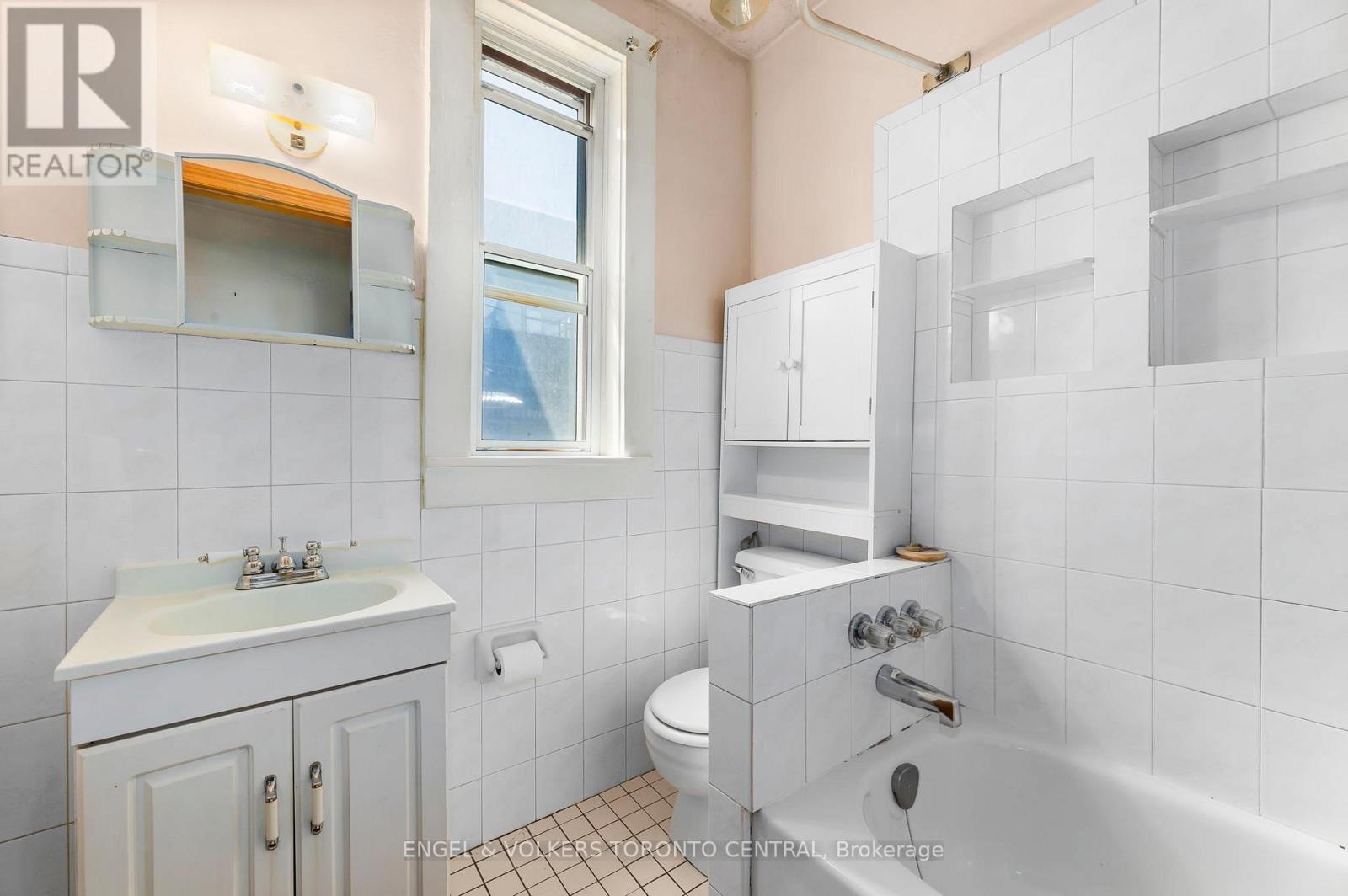 8 Brookfield Street, Toronto (Trinity-Bellwoods), Ontario  M6J 3A9 - Photo 24 - C12383650