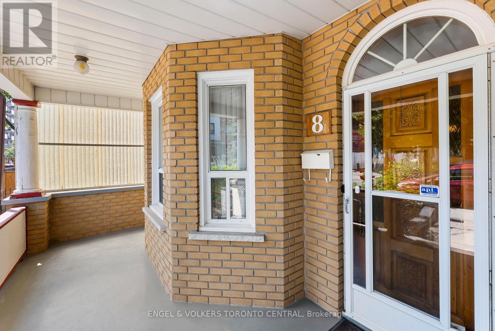 8 Brookfield Street, Toronto (Trinity-Bellwoods), Ontario  M6J 3A9 - Photo 3 - C12383650