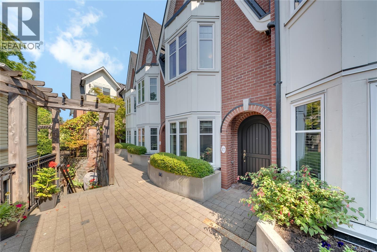 17 675 Superior St, Victoria, British Columbia