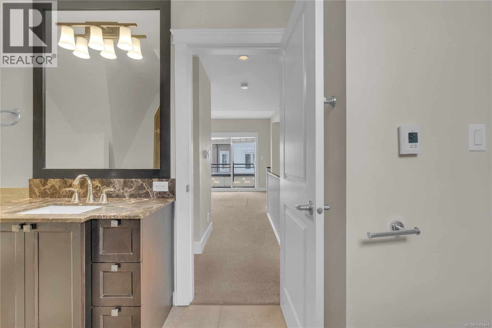 17 675 Superior St, Victoria, British Columbia  V8V 1V1 - Photo 16 - 1009441