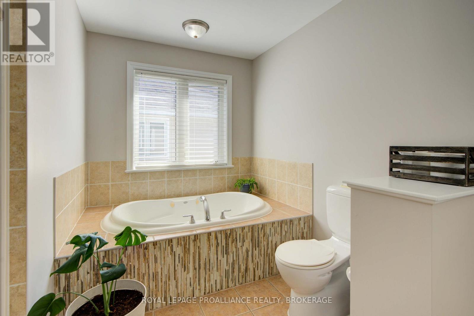496 Cheryl Place, Kingston, Ontario  K7K 0B2 - Photo 26 - X12384337