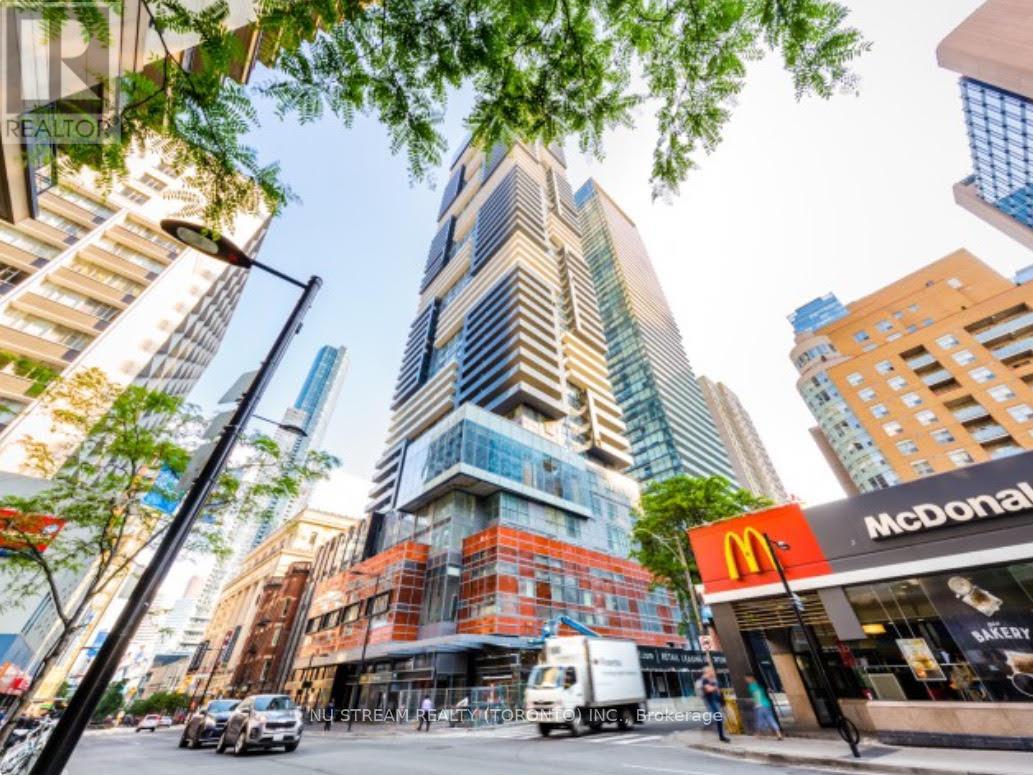 1712 - 7 Grenville Street, Toronto (Bay Street Corridor), Ontario  M4Y 0E9 - Photo 1 - C12385570