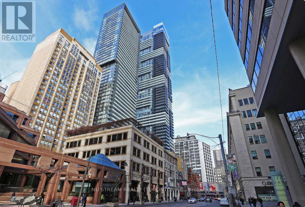 1712 - 7 Grenville Street, Toronto (Bay Street Corridor), Ontario  M4Y 0E9 - Photo 2 - C12385570