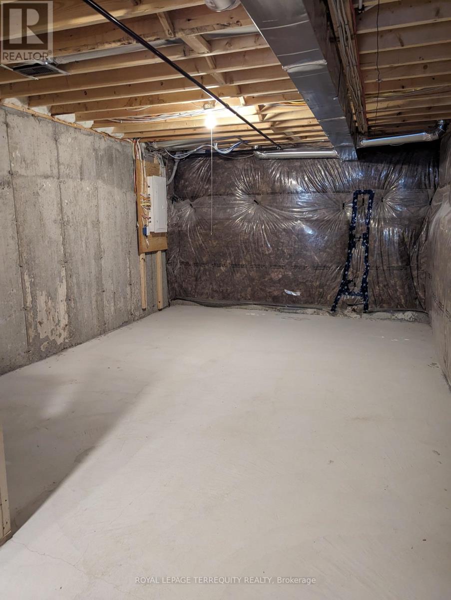 1125 Marathon Avenue, Pickering, Ontario  L1X 0L7 - Photo 22 - E12385566
