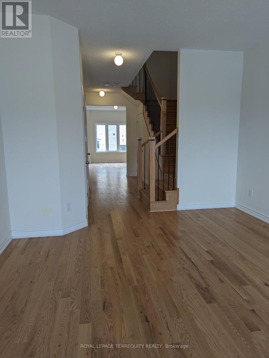1125 Marathon Avenue, Pickering, Ontario  L1X 0L7 - Photo 4 - E12385566