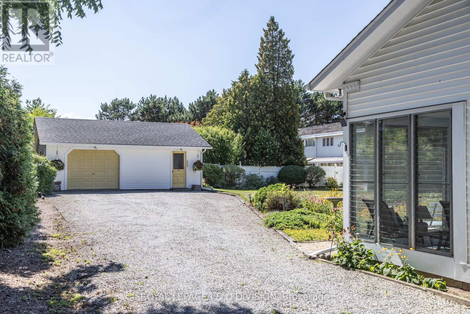 478 Johnson Street, Niagara-On-The-Lake, Ontario  L0S 1J0 - Photo 14 - X12385133