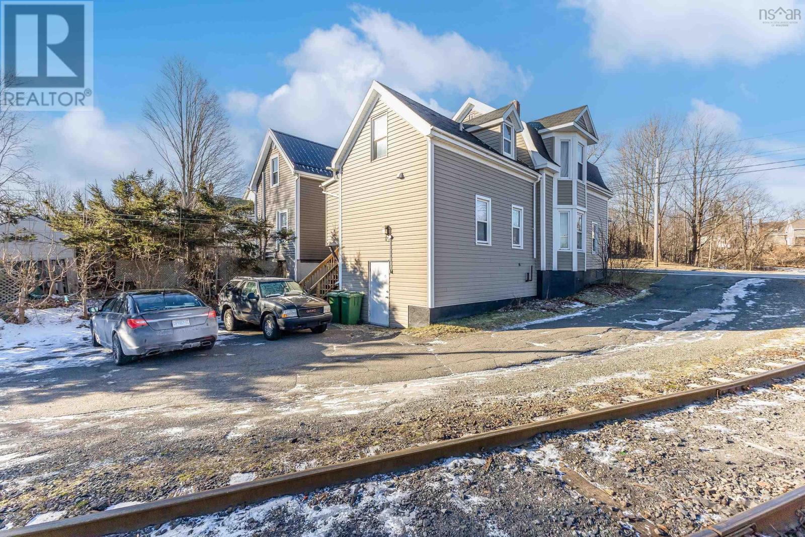 303 South Foord Street, Stellarton, Nova Scotia  B0K 1S0 - Photo 2 - 202520295