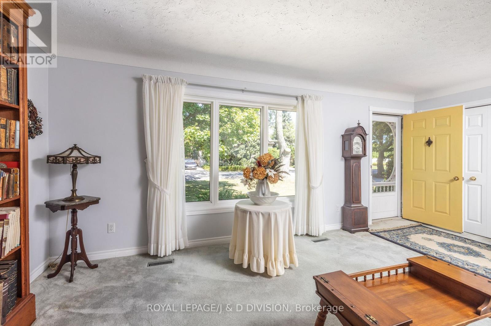 478 Johnson Street, Niagara-On-The-Lake, Ontario  L0S 1J0 - Photo 4 - X12385133