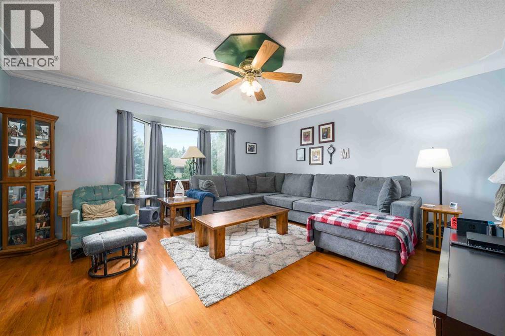 Property at 92 Greenbrook Drive E image 5