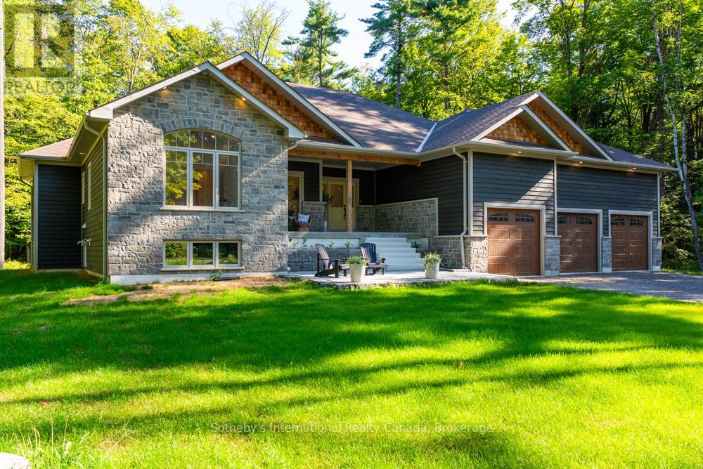 1030 Xavier Street, Gravenhurst (Morrison), Ontario  P0E 1G0 - Photo 1 - X12385624