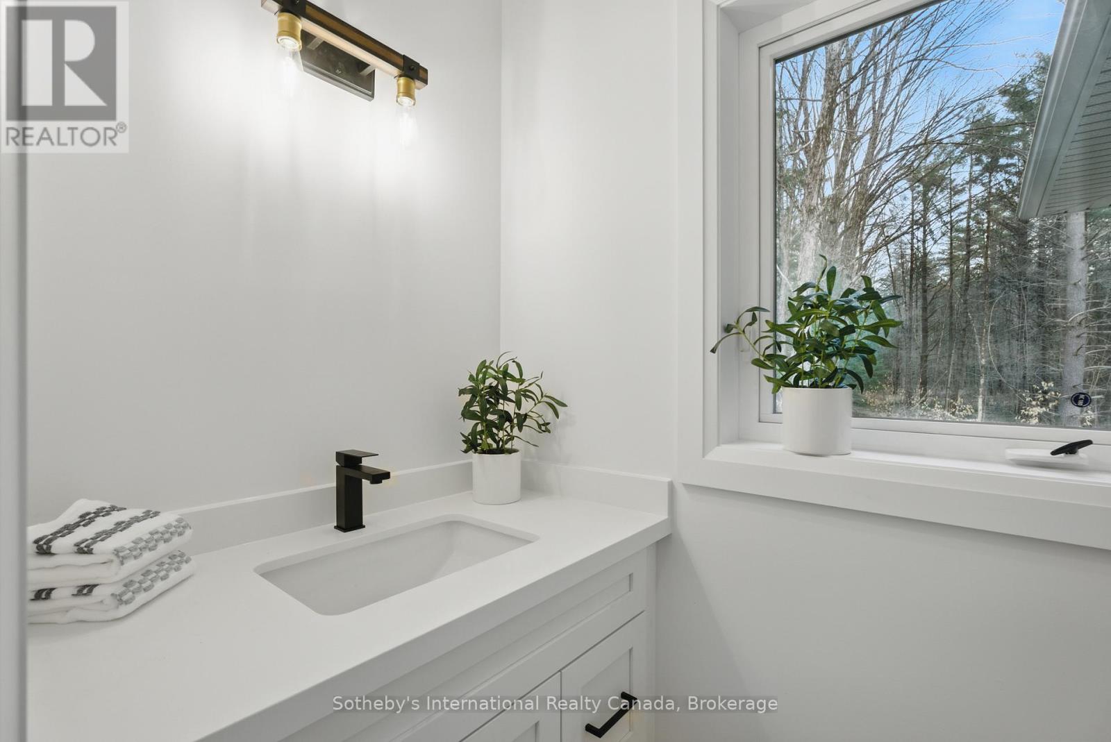 1030 Xavier Street, Gravenhurst (Morrison), Ontario  P0E 1G0 - Photo 17 - X12385624