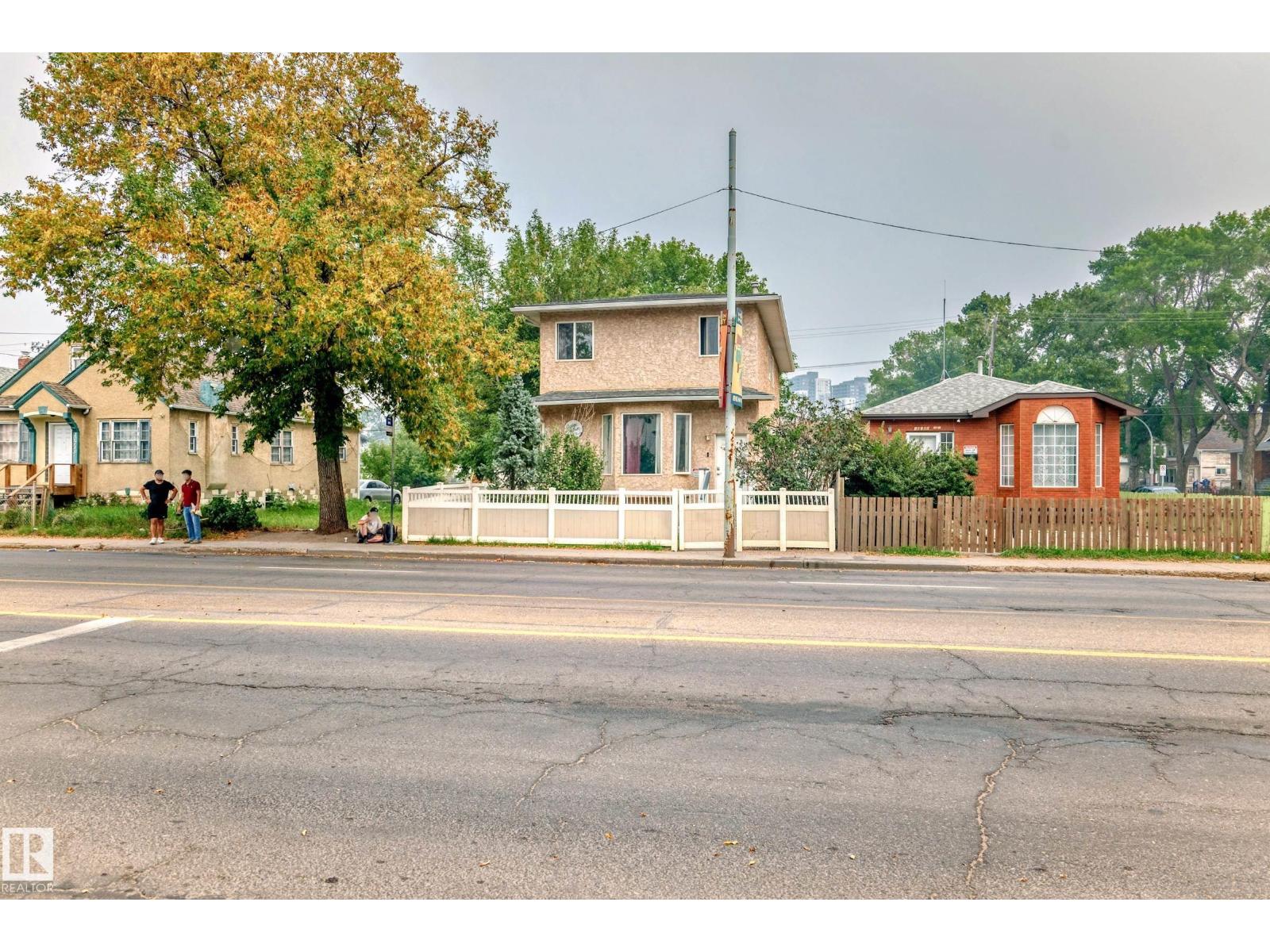 10711a 95 St. St Nw, Edmonton, Alberta  T5H 2C8 - Photo 3 - E4455726