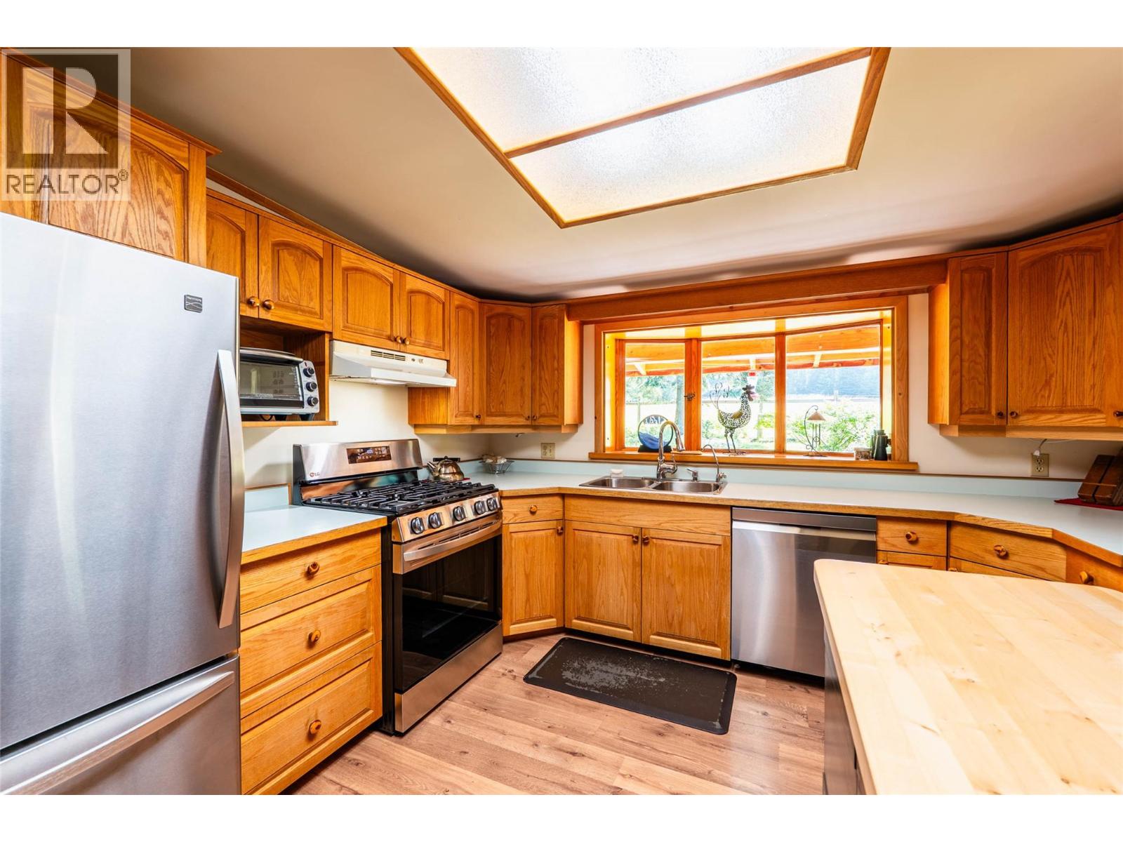 541 Bear Road, Salmo, British Columbia  V0G 1Z0 - Photo 6 - 10361590