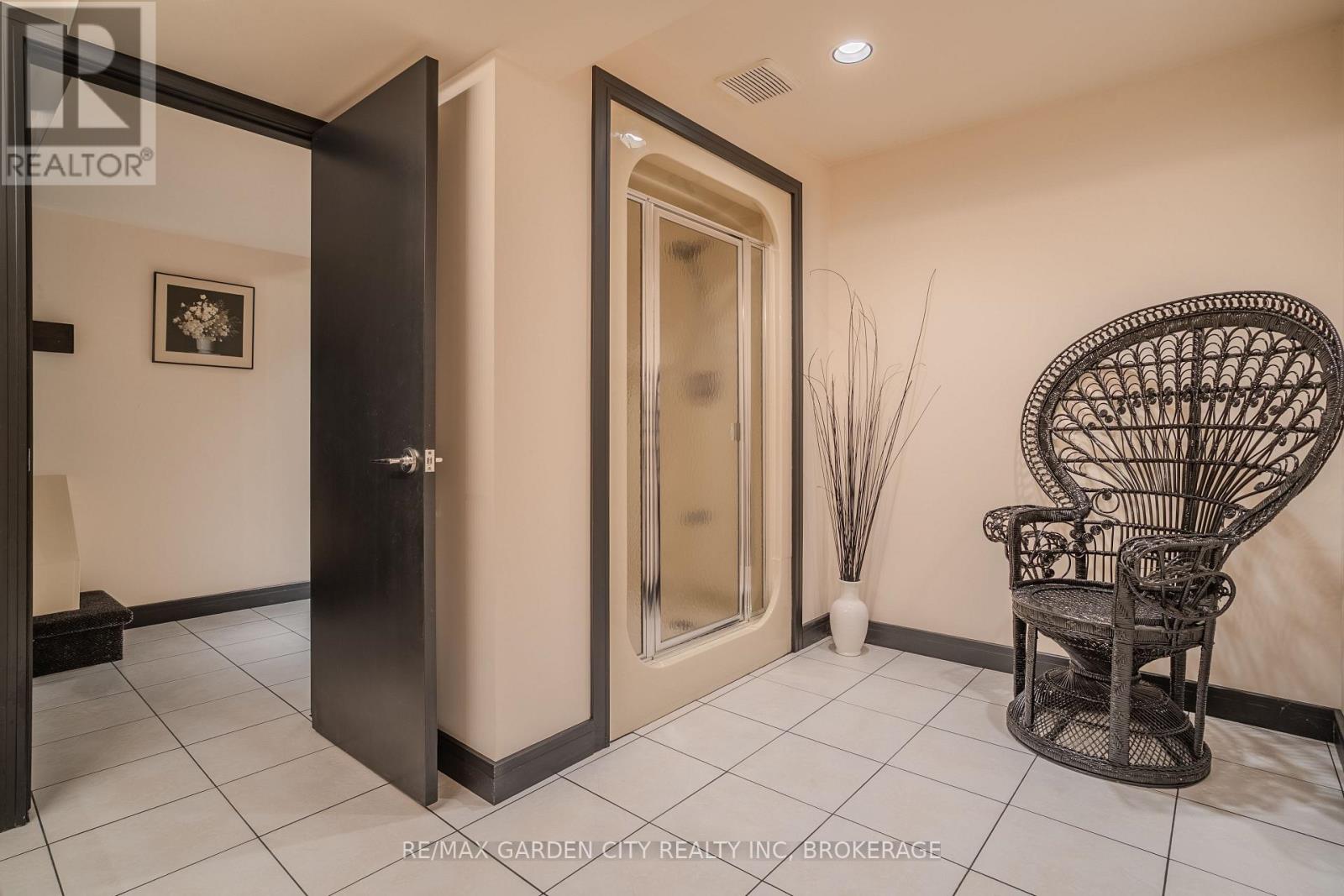 86 Tremont Drive, St. Catharines, Ontario  L2R 3B2 - Photo 20 - X12385605