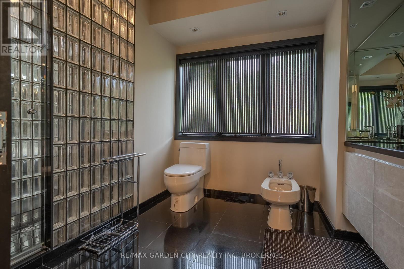 86 Tremont Drive, St. Catharines, Ontario  L2R 3B2 - Photo 35 - X12385605