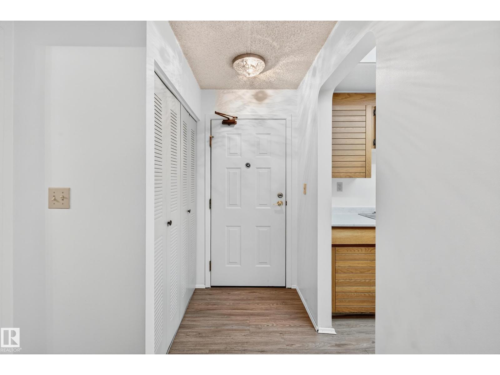 #207 10421 93 St Nw, Edmonton, Alberta  T5H 1X5 - Photo 3 - E4456463