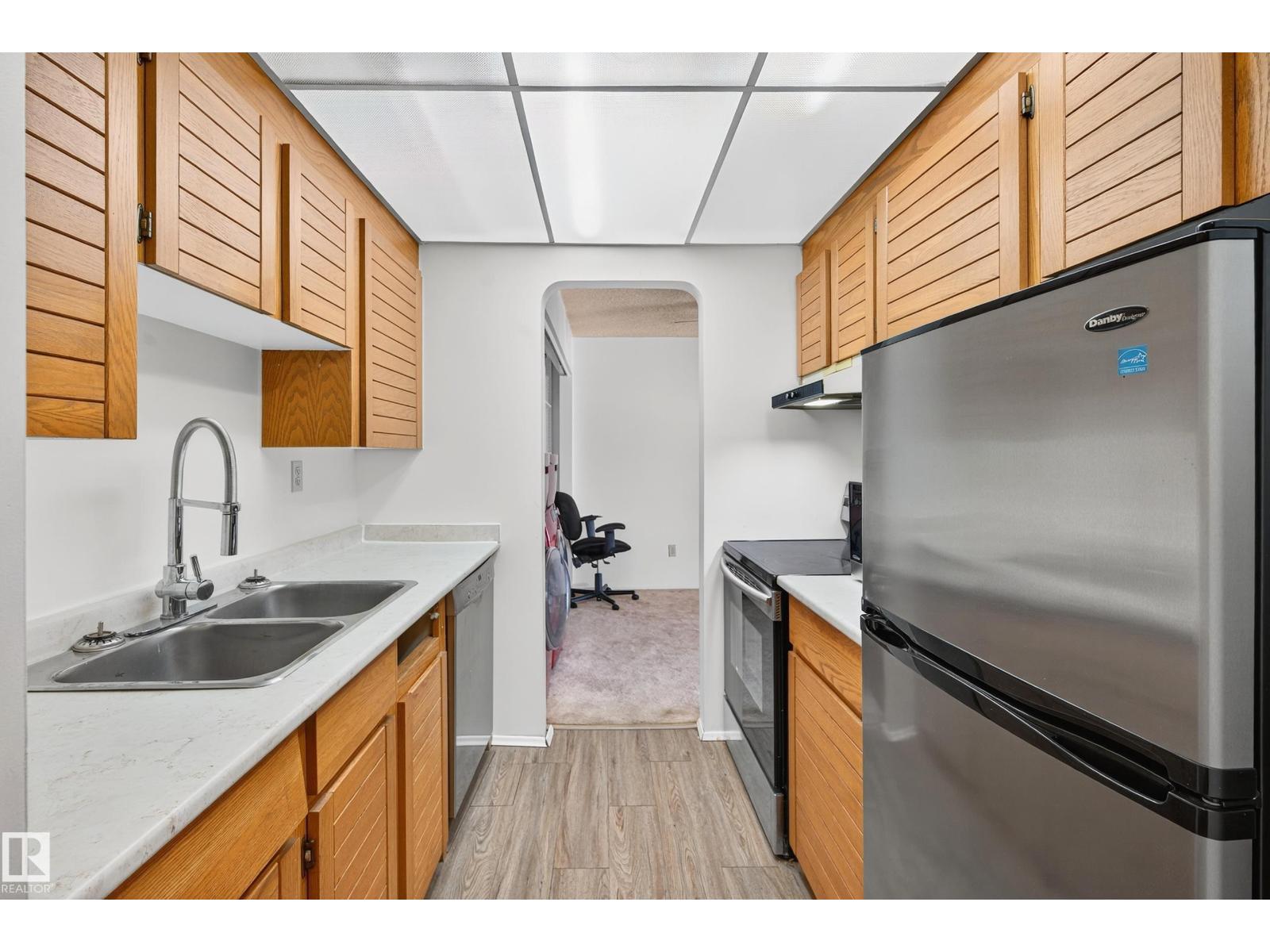 #207 10421 93 St Nw, Edmonton, Alberta  T5H 1X5 - Photo 5 - E4456463