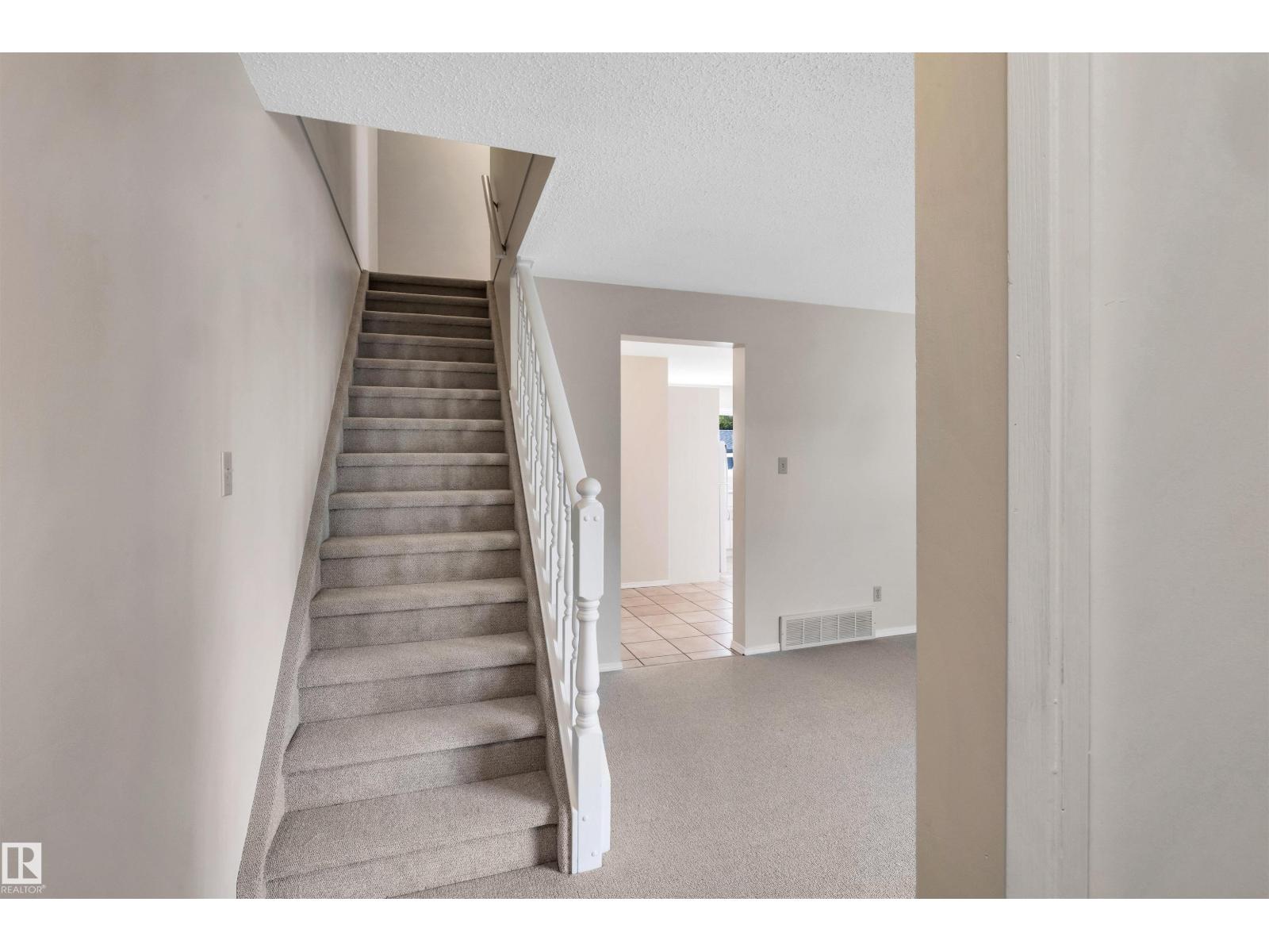 10228 152 St Nw, Edmonton, Alberta  T5P 1Y2 - Photo 3 - E4456467