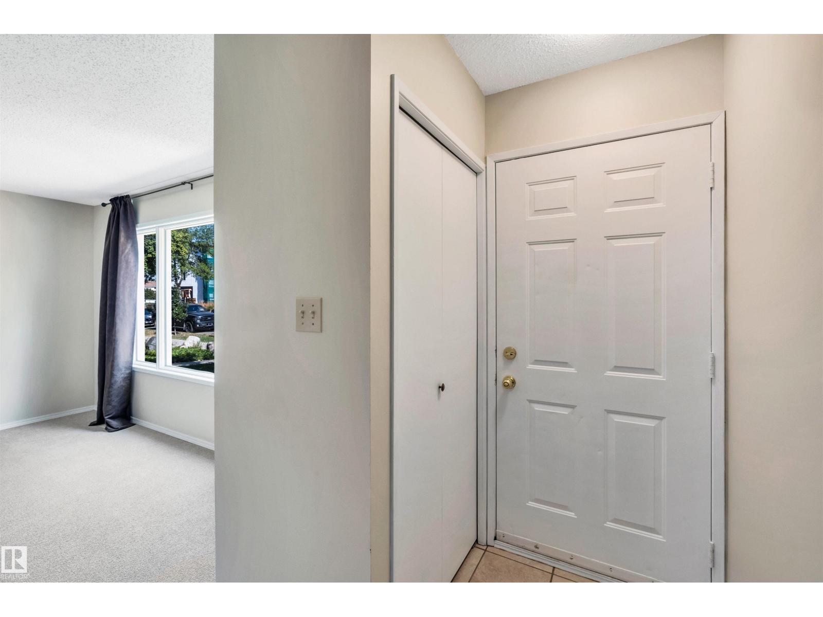 10228 152 St Nw, Edmonton, Alberta  T5P 1Y2 - Photo 4 - E4456467