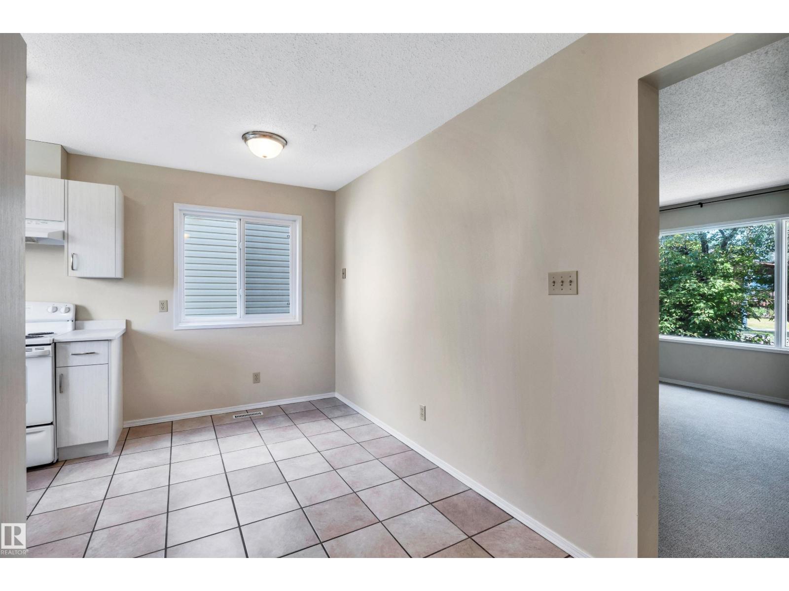 10228 152 St Nw, Edmonton, Alberta  T5P 1Y2 - Photo 9 - E4456467