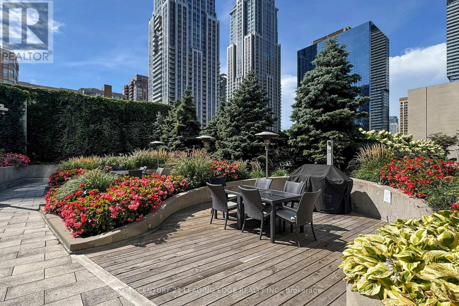 1904 - 386 Yonge Street, Toronto (Bay Street Corridor), Ontario  M5B 0A5 - Photo 35 - C12385606