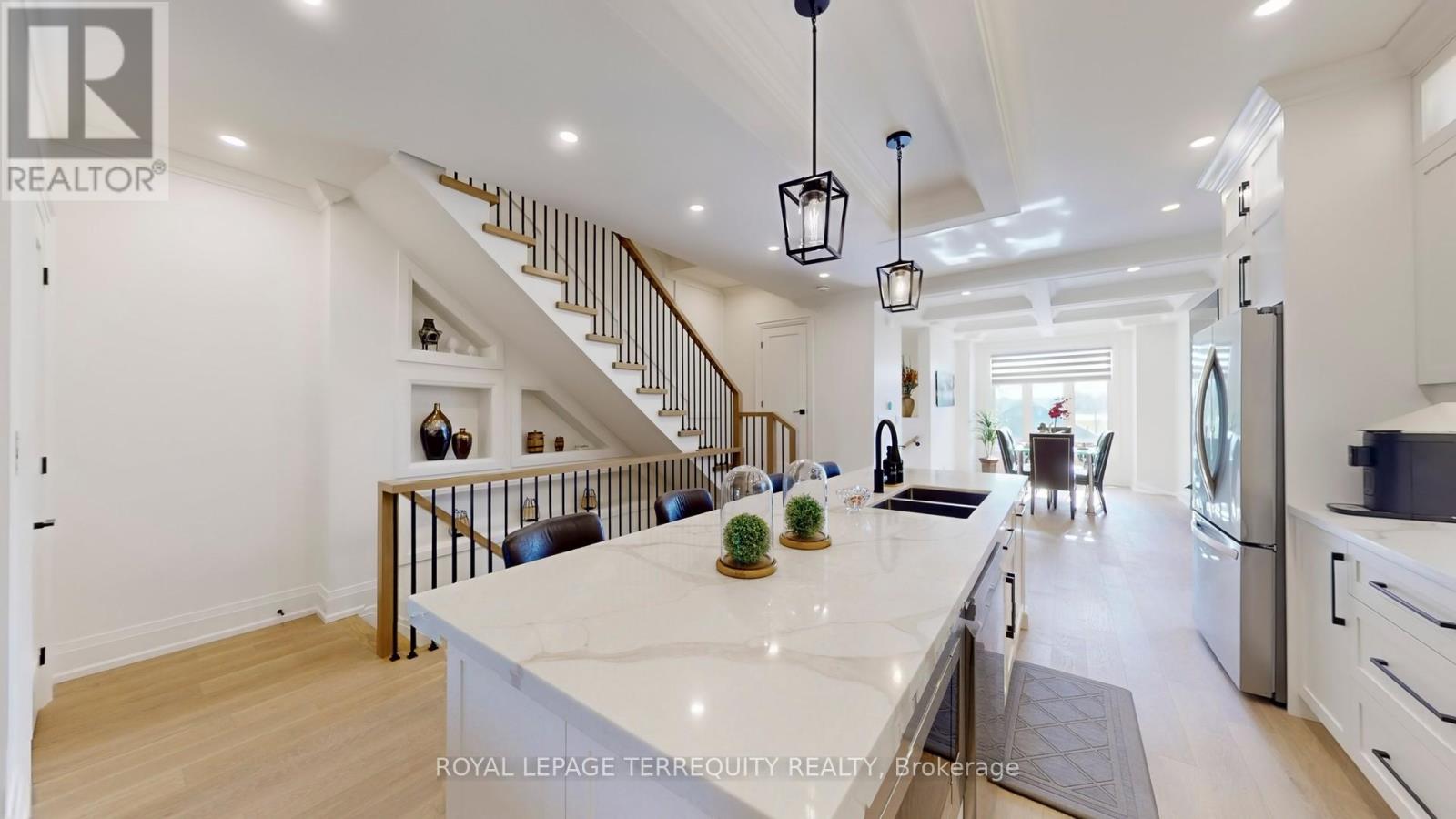 819 Fairview Avenue, Pickering, Ontario  L1W 1M7 - Photo 9 - E12385586
