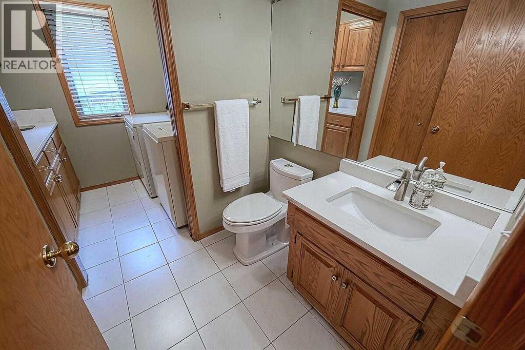 115 Strathaven Circle Sw, Calgary, Alberta  T3H 2K8 - Photo 22 - A2244657
