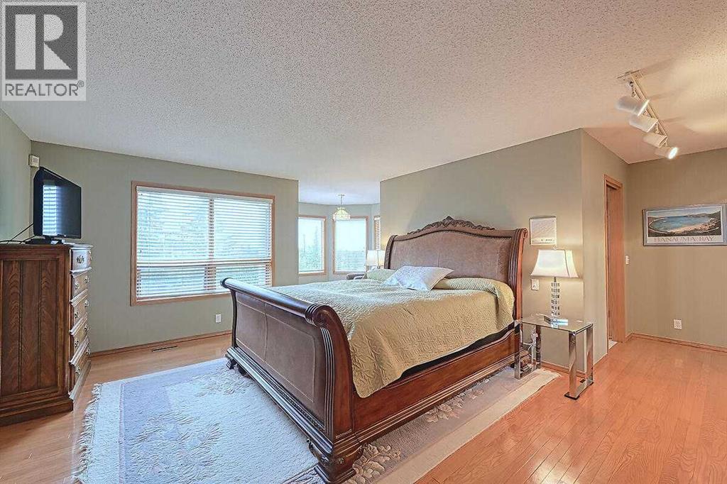 115 Strathaven Circle Sw, Calgary, Alberta  T3H 2K8 - Photo 30 - A2244657