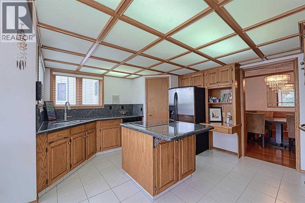 115 Strathaven Circle Sw, Calgary, Alberta  T3H 2K8 - Photo 17 - A2244657