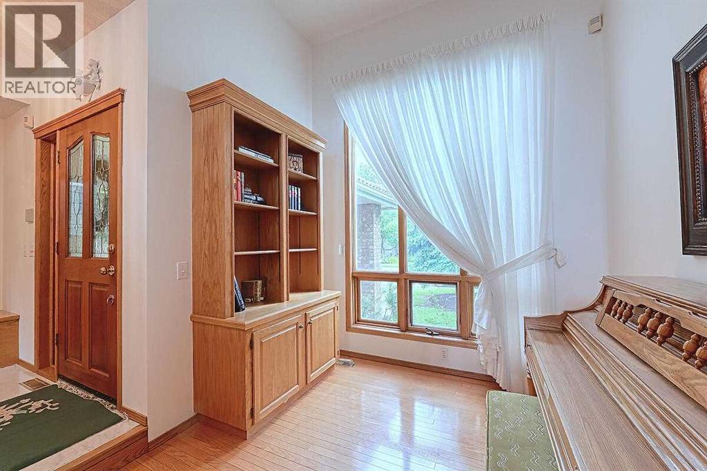 Property at 115 Strathaven Circle SW image 5