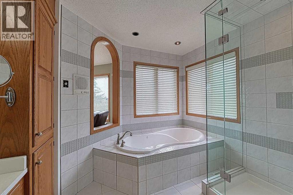 115 Strathaven Circle Sw, Calgary, Alberta  T3H 2K8 - Photo 34 - A2244657