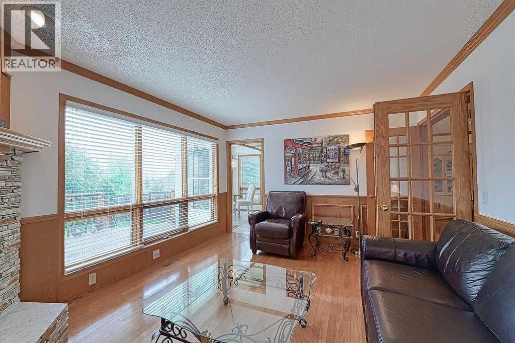 115 Strathaven Circle Sw, Calgary, Alberta  T3H 2K8 - Photo 15 - A2244657