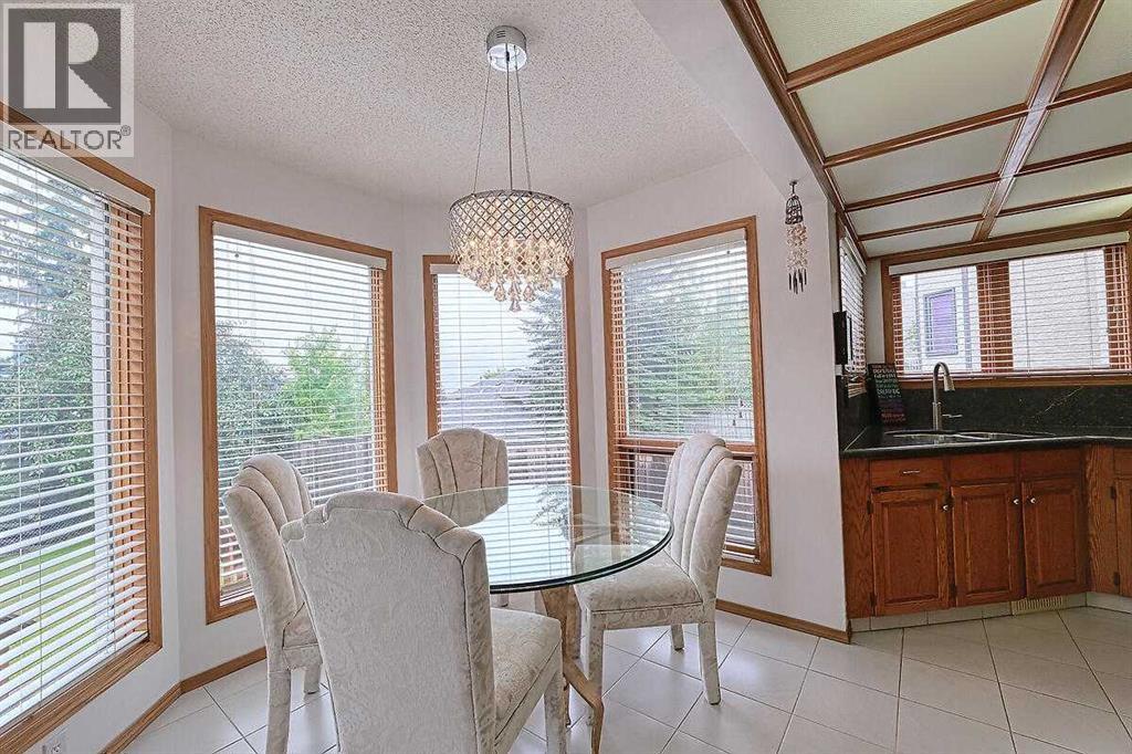 115 Strathaven Circle Sw, Calgary, Alberta  T3H 2K8 - Photo 16 - A2244657