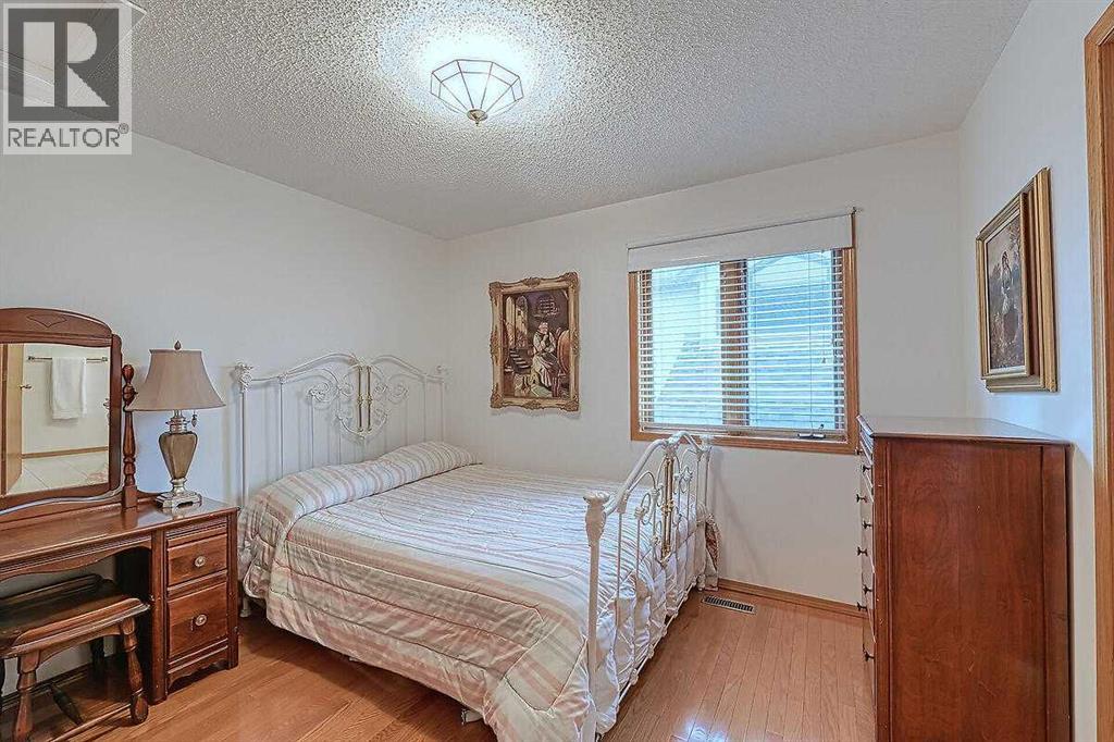 115 Strathaven Circle Sw, Calgary, Alberta  T3H 2K8 - Photo 26 - A2244657