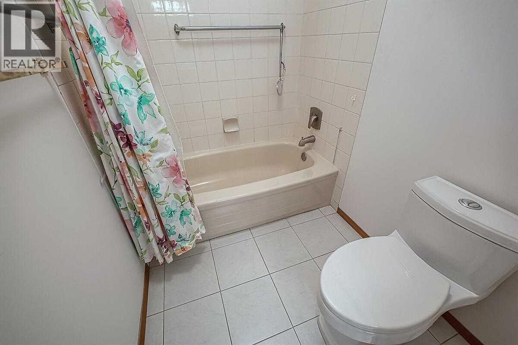 115 Strathaven Circle Sw, Calgary, Alberta  T3H 2K8 - Photo 29 - A2244657