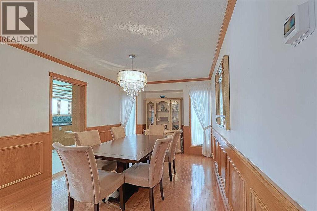 115 Strathaven Circle Sw, Calgary, Alberta  T3H 2K8 - Photo 11 - A2244657