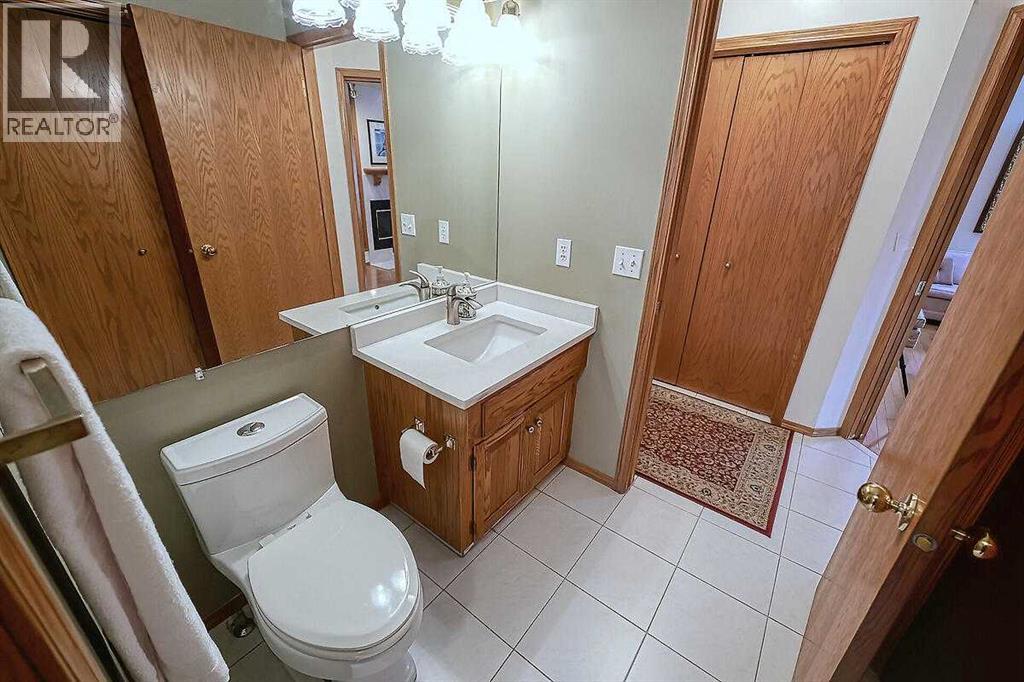 115 Strathaven Circle Sw, Calgary, Alberta  T3H 2K8 - Photo 21 - A2244657