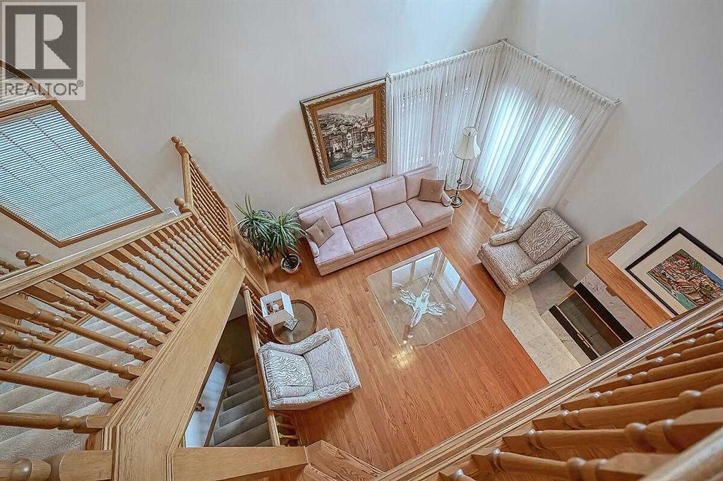 115 Strathaven Circle Sw, Calgary, Alberta  T3H 2K8 - Photo 10 - A2244657