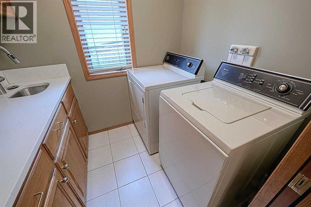 115 Strathaven Circle Sw, Calgary, Alberta  T3H 2K8 - Photo 23 - A2244657