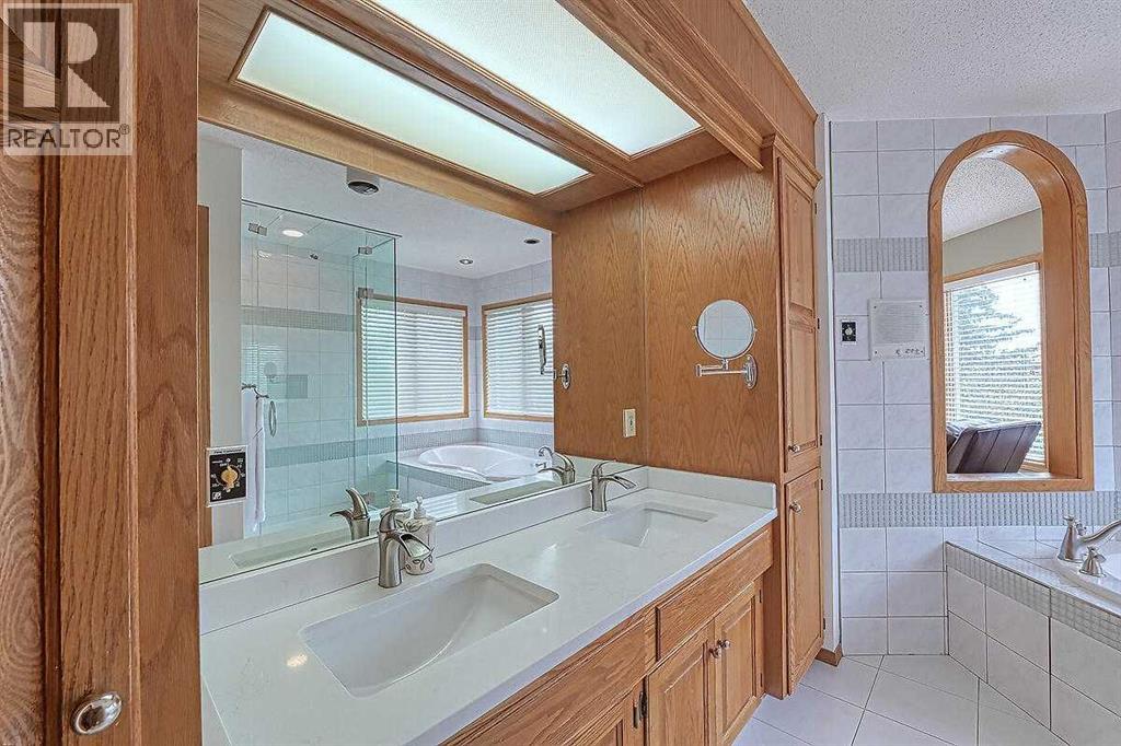 115 Strathaven Circle Sw, Calgary, Alberta  T3H 2K8 - Photo 33 - A2244657