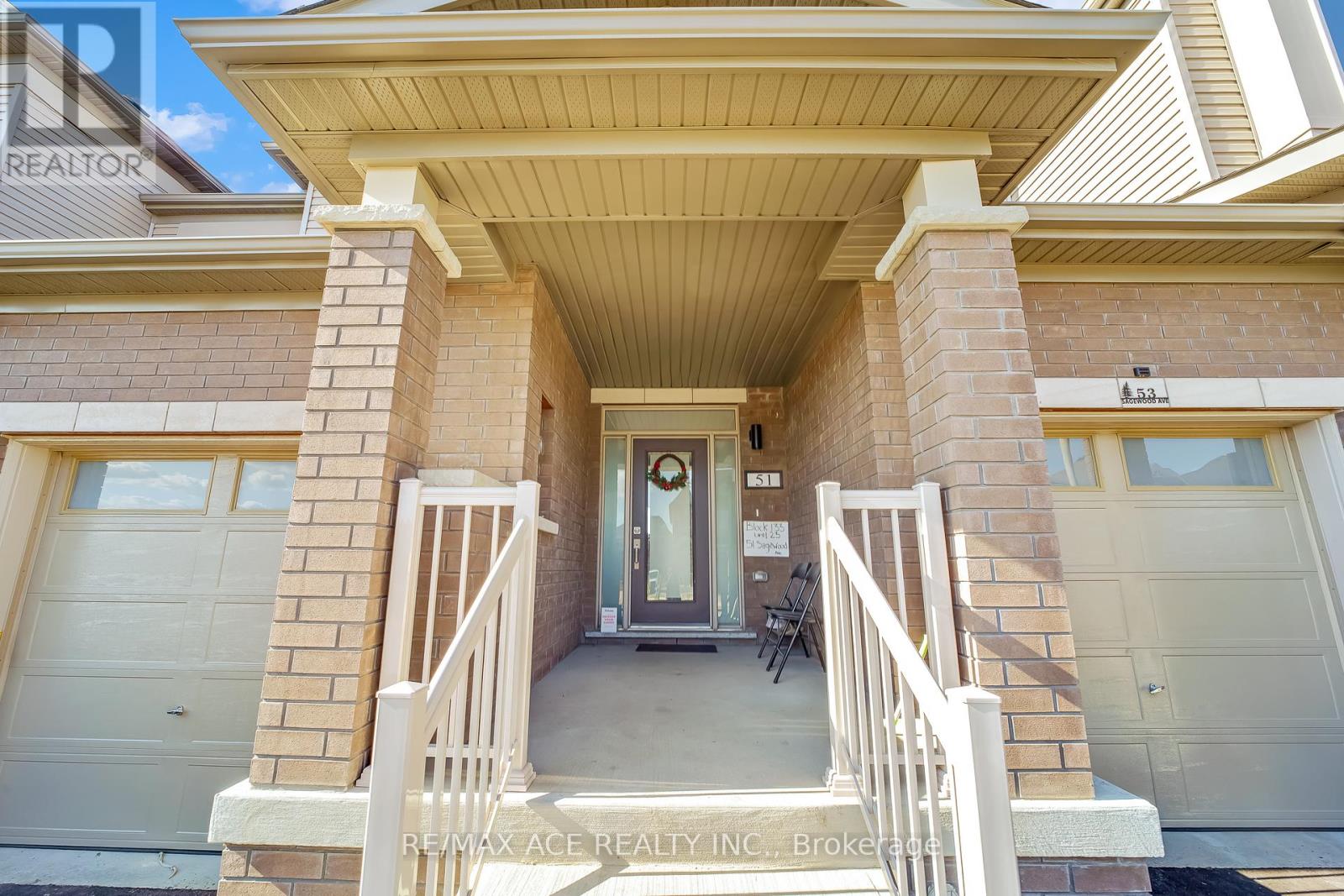 51 Sagewood Avenue, Barrie, Ontario  L9S 2Z4 - Photo 4 - S12385603