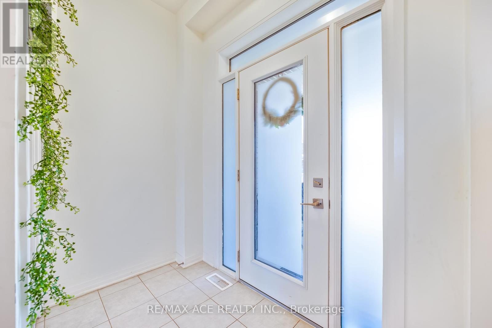 51 Sagewood Avenue, Barrie, Ontario  L9S 2Z4 - Photo 6 - S12385603
